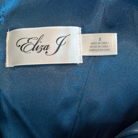 Size 8. Eliza J Floaty Chiffon Gown. - Picture 9 of 13